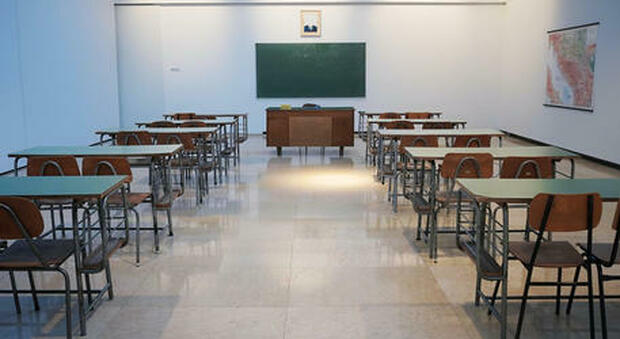 Nella 'bianca' Sardegna le scuole riaprono in presenza al 100%. I presidi: «Ora vacciniamo tutti»