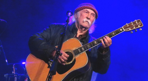 Morto David Crosby, il grande chitarrista aveva 81 anni: l'annuncio della moglie