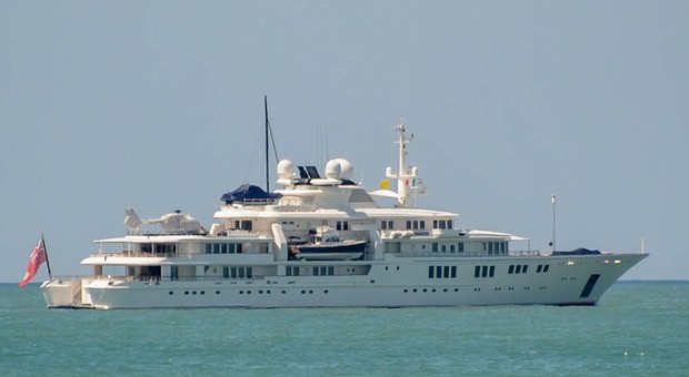 A Ostia arrivano gli yacht superlusso di Paul Allen e Beyonce