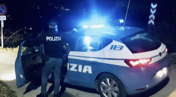 Agguato a Foggia, 30enne ucciso in strada a colpi di pistola. Fermato un 17enne: si è costituito