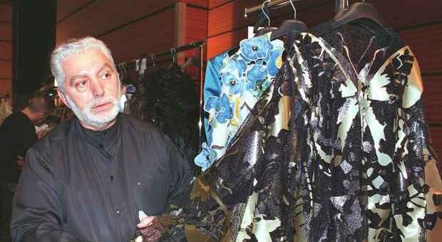 Paco Rabanne, morto lo stilista spagnolo: fu il primo a usare la musica nelle sfilate. Aveva 88 anni