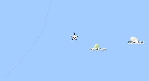 Terremoto alle isole Eolie di magnitudo 3.8, paura all'alba tra la gente