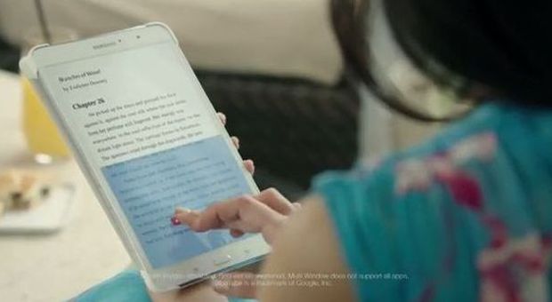 Samsung contro tutti: il nuovo spot sminuisce iPad, Kindle e Surface
