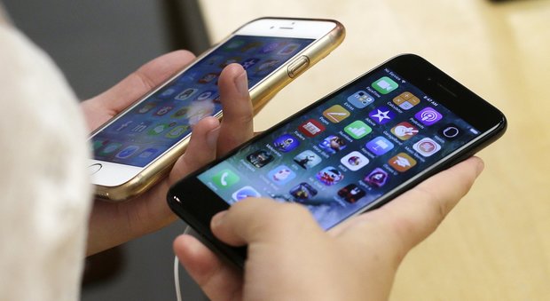 iPhone 8, la presentazione potrebbe slittare al 2018: «Difficoltà tecnologiche»
