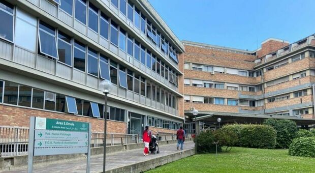 Influenza, già 3 casi a Bologna: un paziente sviluppa la polmonite. «Mai successo in questo periodo»