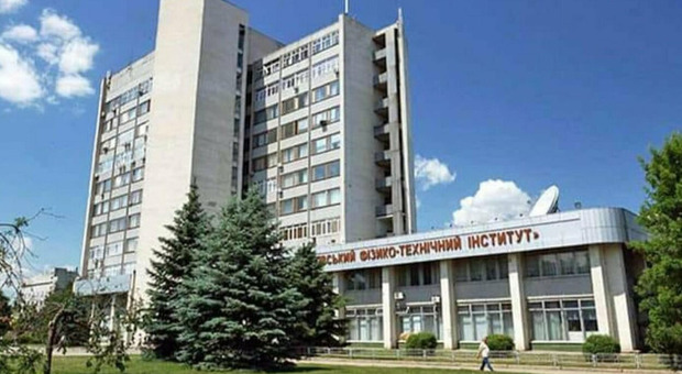 Kharkiv, colpito centro di ricerca nucleare da bombe russe. «Impossibile valutare ora entità del danno»
