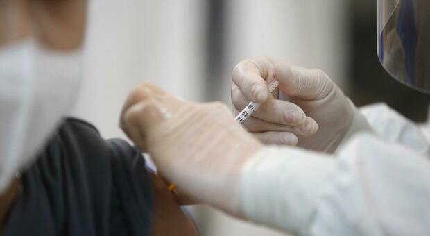 «I vaccini sono efficaci al 97% nel prevenire i ricoveri in terapia intensiva»: studio olandese