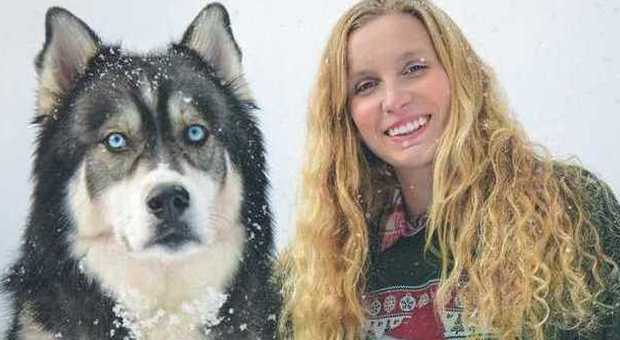 'Riccioli d'oro e il lupo', la fotografa vittima di abusi: "Un Husky mi ha salvato la vita"