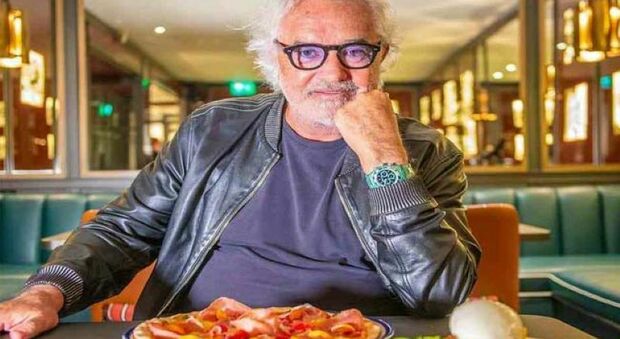 Briatore, Crazy Pizza fuori dalla classifica delle migliori d'Italia: «6 euro una margherita? Io ho ristoranti di lusso»