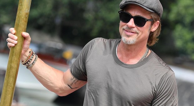 Brad Pitt e Leonardo Di Caprio confessano di avere una stanza dedicata all'arte in casa loro: «Uno spazio rigenerante»