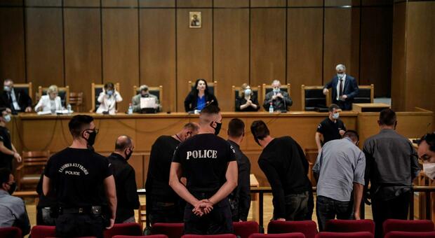 Alba Dorata condannata per l'omicidio di Pavlos Fyssas: i neonazisti greci riconosciuti «organizzazione criminale»