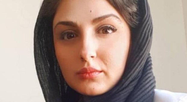 Iran, uccisa a 36 anni Aida Rostami: era la dottoressa che curava i manifestanti feriti durante le proteste