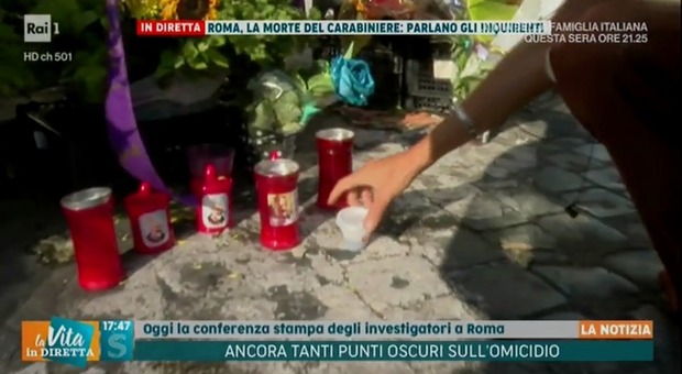 Carabiniere ucciso: anche una tazzina di caffè tra fiori e lettere come ultimo saluto