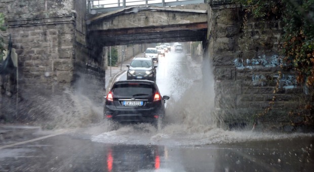 I Castelli Romani subito in difficoltà con le prime pioggie: mai risolti i problemi sulle strade