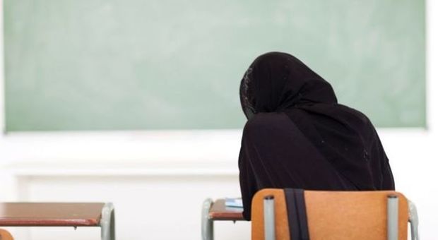 Bidello di una scuola elementare insulta ​una bambina musulmana: "Tornate a casa"