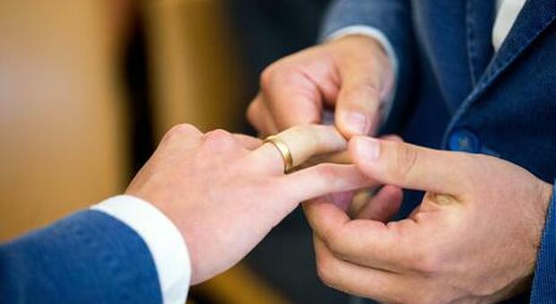 Matrimoni omosessuali il Svizzera, al referendum vince il sì