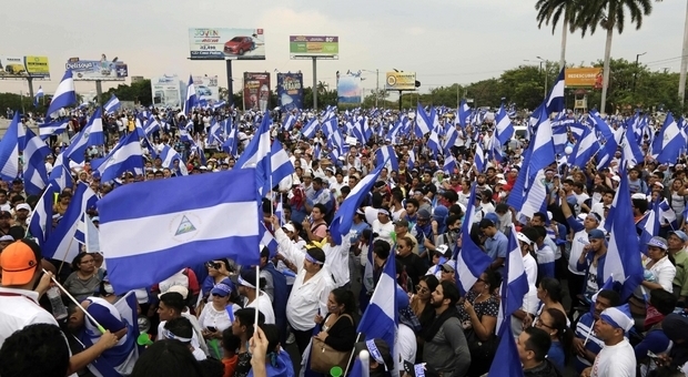 Nicaragua, 16enne ucciso davanti a università occupata