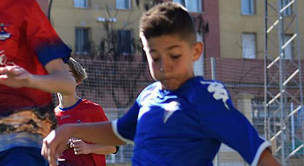 Cristian, baby calciatore eroe: a 12 anni salva la vita ad un avversario in campo