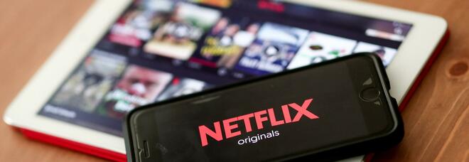 Netflix perde abbonati: è la prima volta, crollo anche in Borsa. Ecco il motivo