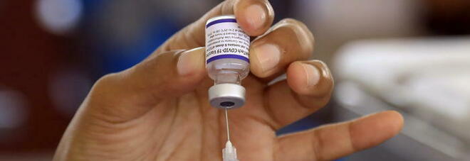 Covid, Pfizer: vaccino specifico per Omicron pronto entro marzo