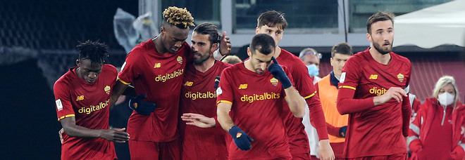 Roma-Lecce 3-1, Kumbulla, Abraham e Shomurodov regalano ai giallorossi i quarti contro l'Inter