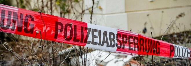 Germania, paura alla scuola media: studente in classe col coltello, arrestato