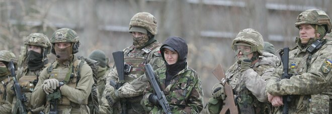 Ucraina, via libera Usa al trasferimento di armi dai Paesi baltici