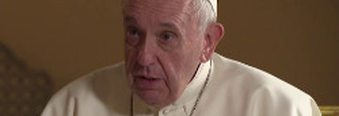 Famiglie gay, Chiesa divisa: Vaticano nella bufera per l'evidente censura alle parole del Papa