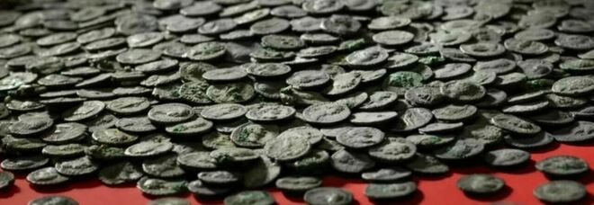 Scoperto il "tesoro di Augusta": 5.500 monete romane d'argento: «Un mistero: nascoste da qualcuno nel III secolo»