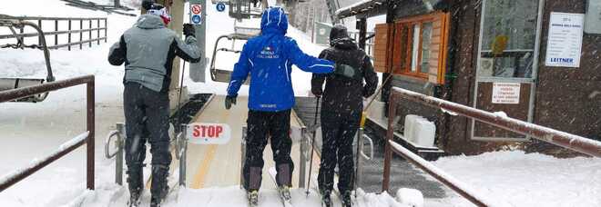 Monte Livata coperto dalla neve fresca: piste aperte e pioggia di prenotazioni per il fine settimana Termometro a -10