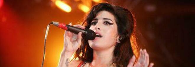 Note e lacrime, il mondo di Amy Winehouse. Un libro-tributo all'icona musicale