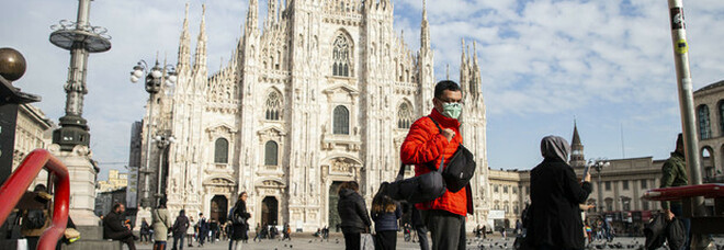 Covid, a Milano torna l'obbligo di mascherina all'aperto: ecco dove