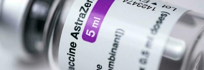 AstraZeneca, Londra segnala 30 nuovi casi di coaguli e 22 trombosi. Ema: benefici più dei rischi