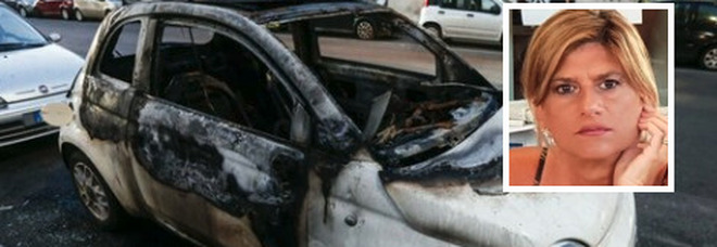 Federica Angeli incontra la ragazza-coraggio a cui hanno bruciato l'auto: «Era senza parole, aiutiamola a ricomprarla»