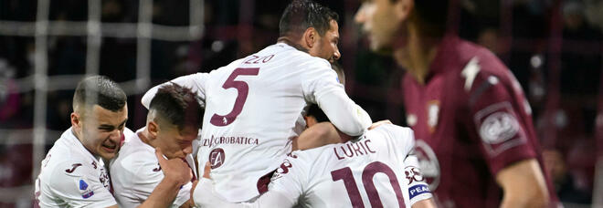 Belotti in gol su rigore, il Torino torna a vincere. Salernitana a un passo dalla B