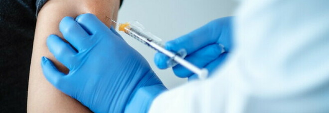 Rischio miopericardite dopo il vaccino Covid, lo studio: «Più basso che con altri sieri». Le categorie più esposte