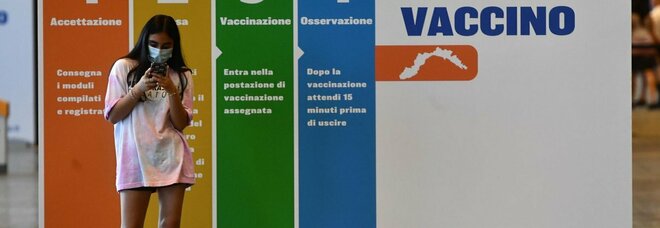 Scuola, prof e personale vaccinati e obbligo mascherine in aula: le indicazioni del Cts al Governo