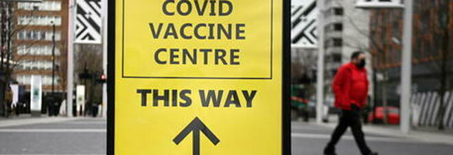 Regno Unito, dopo i contagi è boom di vaccinazioni: «820mila dosi in tre giorni»