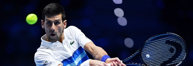 Djokovic, l'indiscrezione: «Almeno tre giocatori dell'Australian Open hanno la stessa esenzione dal vaccino»