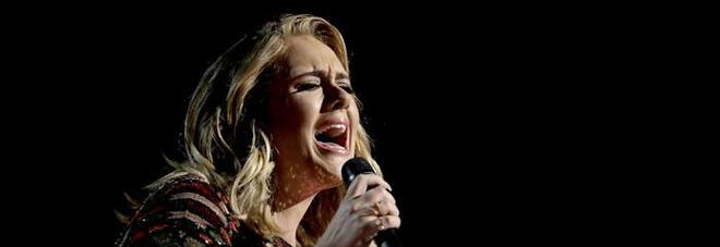 Adele annuncia i concerti a Las Vegas da gennaio ad aprile: l'unica occasione per ascoltarla dal vivo