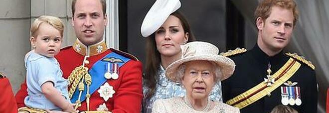 Il debutto pubblico dei baby reali: ecco chi non si è ancora affacciato dal balcone di Buckingham Palace