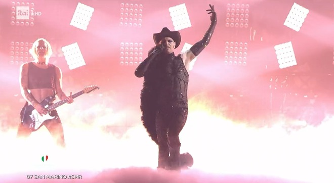 Eurovision 2022, il cowboy Achille Lauro su un toro meccanico: «Libero come voglio essere, come bisogna essere»