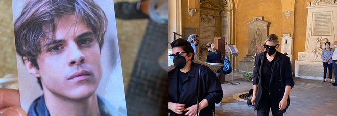Michele Merlo, aperta la camera ardente a Bologna: anche Emma per l'ultimo saluto Foto