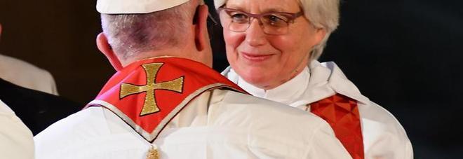 La teologa tedesca ai vescovi in Germania: ora il sacerdozio alle donne, soffitto di cristallo da sbriciolare