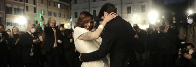 Laura Castelli e il portavoce di Di Maio sposi: le nozze a 5 Stelle a Trastevere