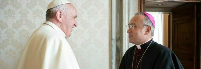 Omicron entra in Vaticano, Parolin e Pena Parra positivi: sono stretti collaboratori del Papa