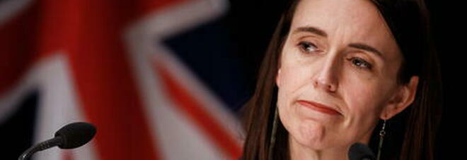 Nuova Zelanda, nuove restrizioni anti Covid. La premier costretta a rinviare il suo stesso matrimonio
