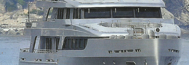 Pier Silvio Berlusconi e il mega yacht, ecco la barca che sostituirà quella affondata