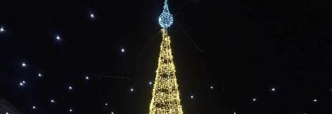 Natale 2021, tornano le luminarie nella zona pedonale di Ostia: domenica 5 la cerimonia per l'accensione