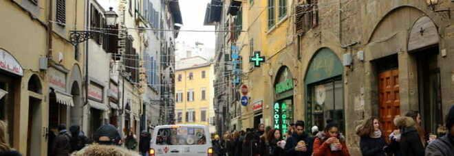 Firenze, la proposta di legge salva centro storico. Nardella: «Limiti ad airbnb e ai mangifici»